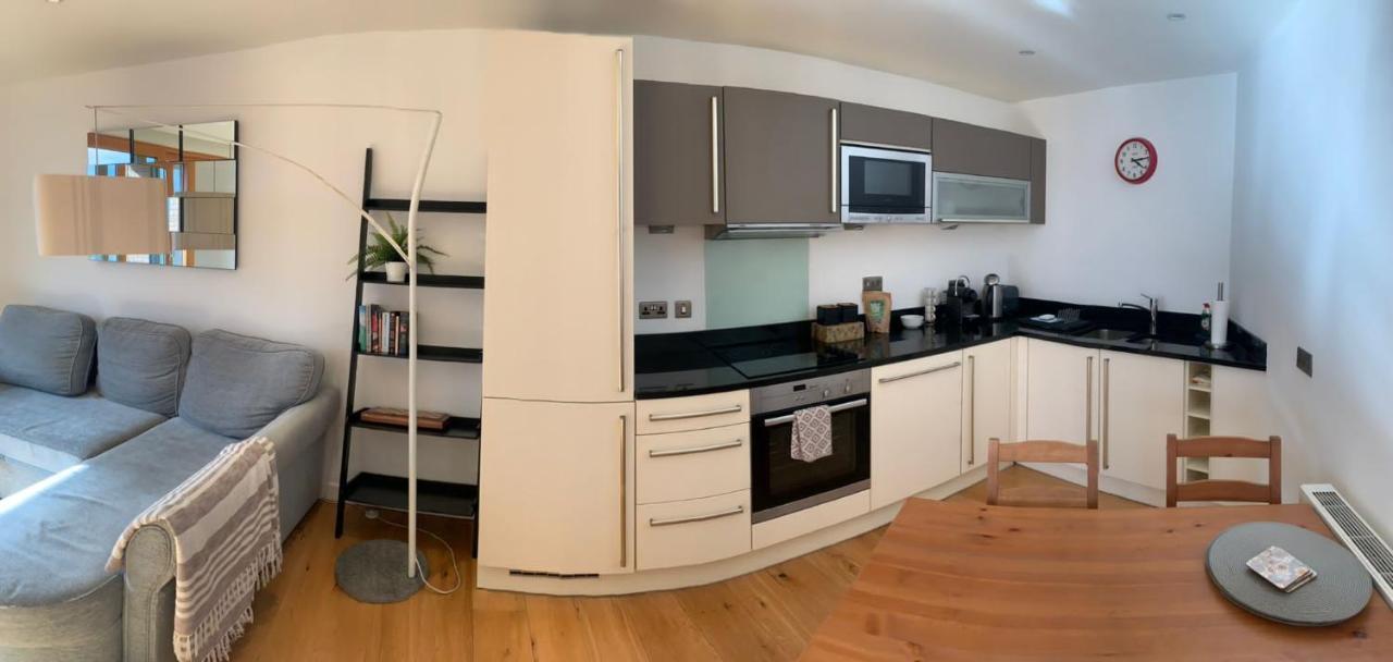 2 Bed Apartment In Granary Wharf Leeds Leeds  Esterno foto